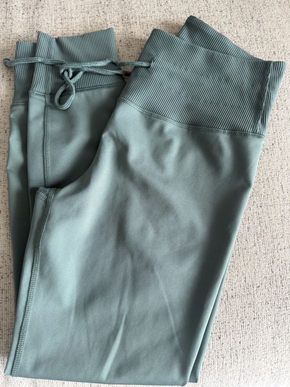 High-Waist Sage Green Leggings with Ribbed Waistband
